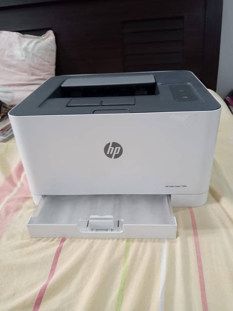 HP color 15a laser printer 0