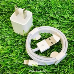 Apple 5Watt Charger Orignal/ iPhone 6,7,8,x,xs,xr,se, original charger