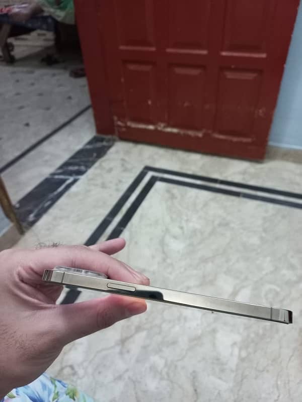 iPhone 12 Pro max 9