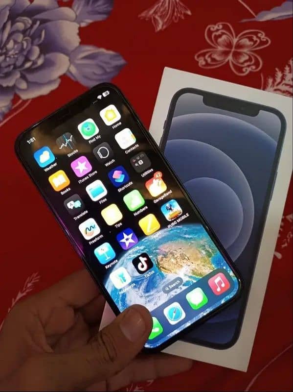 Iphone 12 10/10 condition Non pta 2