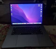 Macbook pro 2016 16/1TB & Touch Bar with 4GB Graphics card