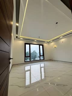 Brand New Portion for sale 240gaz west open 1st floor in gulshan block 5