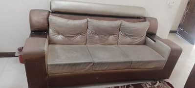 Urgent sale!! Sofa set Condition10/10 Foam is perfect