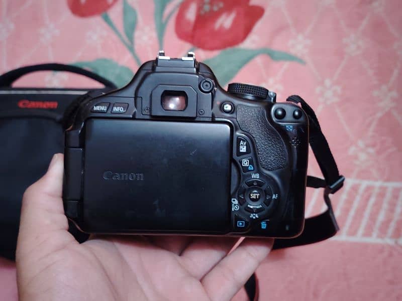 Canon 600d with 18-55mm is stm lens(description parh k msg kry) 7