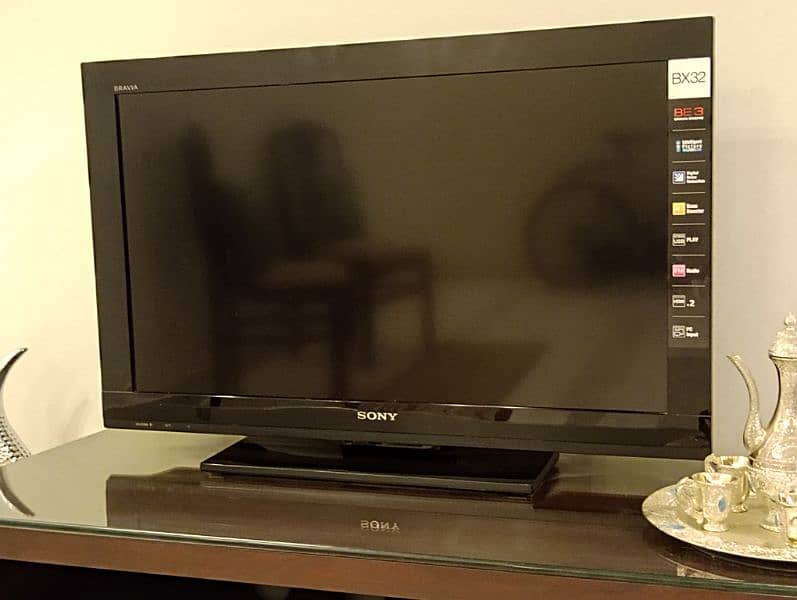 Sony 32" LCD With Console 0