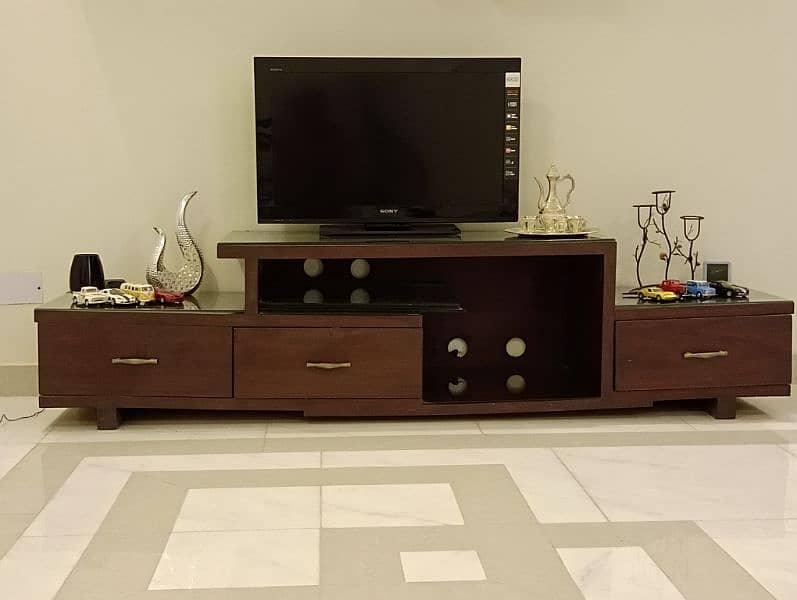Sony 32" LCD With Console 1
