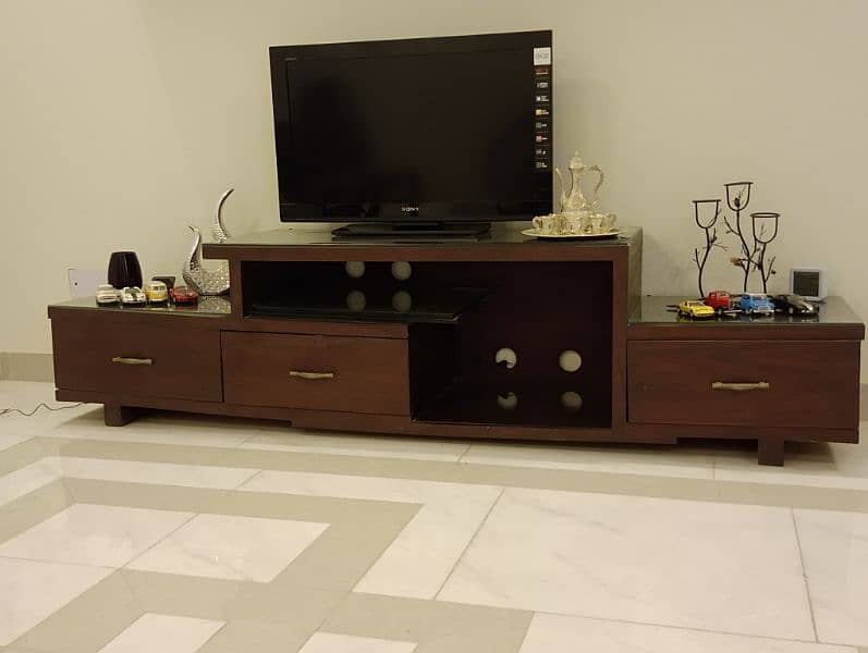 Sony 32" LCD With Console 2