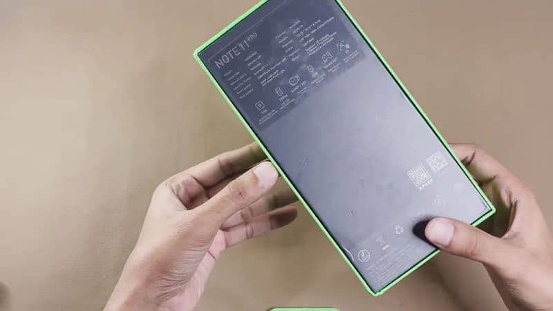 bilkul saaf Infinix note 11 pro 10/10 condition hai charging box new 2