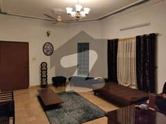 Triple Storey 200 Square Yards House Available In Gulshan-E-Kaneez Fatima For Sale