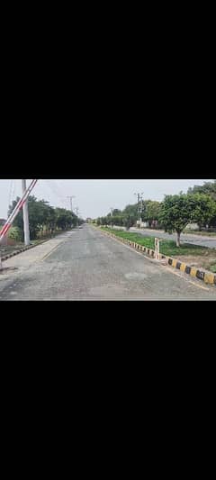 6 KANAL COMMERCIAL CORNER PLOT FOR SALE NEAR LDA AVENUE ONE MAIN RAIWIND ROAD.  IDEAL FOR HIGH RISE PROJECTS.