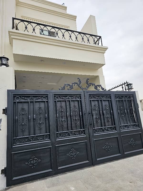 5 Marla Double Unit House Available. For Sale in Multi Gardens MPCHS. B-17 Block F Islamabad. 1