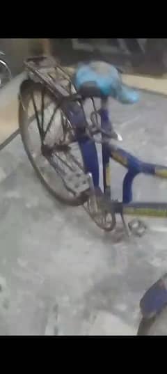 cycle hai munasib keemat per mil jaaye gi a1 hai