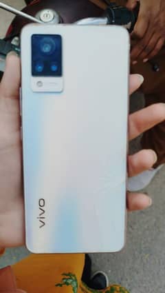 Vivo V21