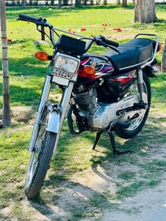 Honda 125 black