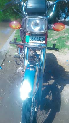 Honda cd 70.