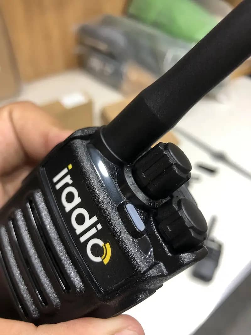 Iradio Walkie talkies V260 Two way radio, New Wireless Radio Sets Pai 6