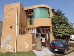 8 Marla Corner Used House Very Good Condation in Johar Town