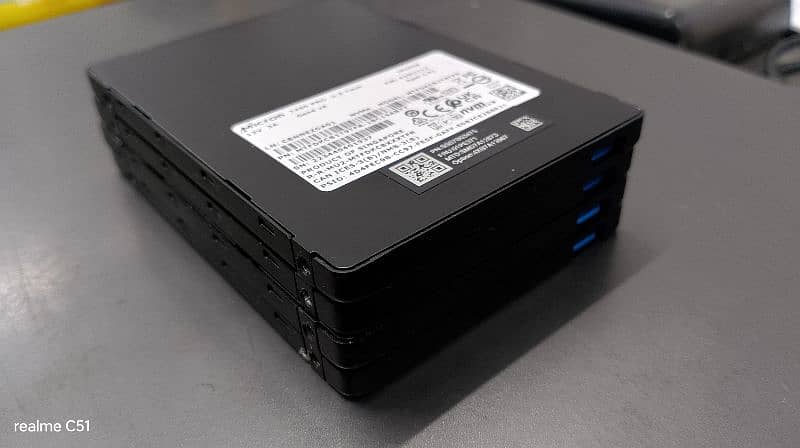 SAS NVMe SSD 1