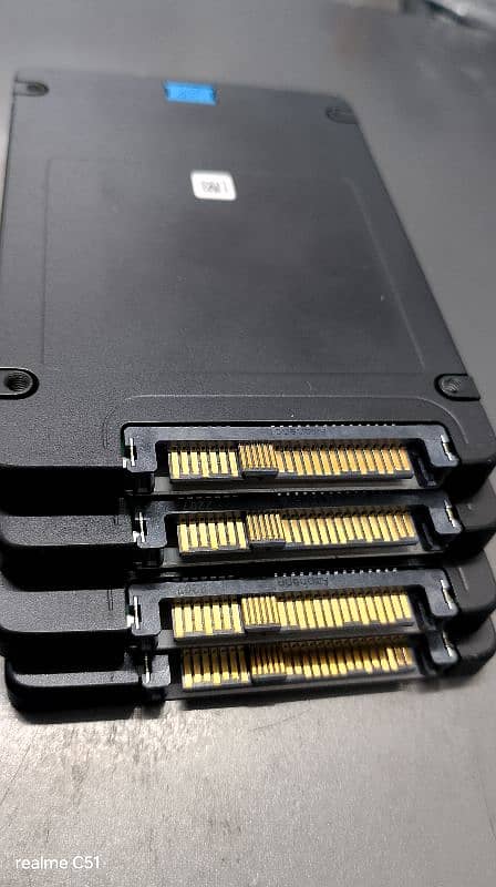SAS NVMe SSD 2