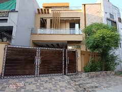 8 Marla Like New House Solid Construction Super Hot Location Near Khayaban E Firdousi