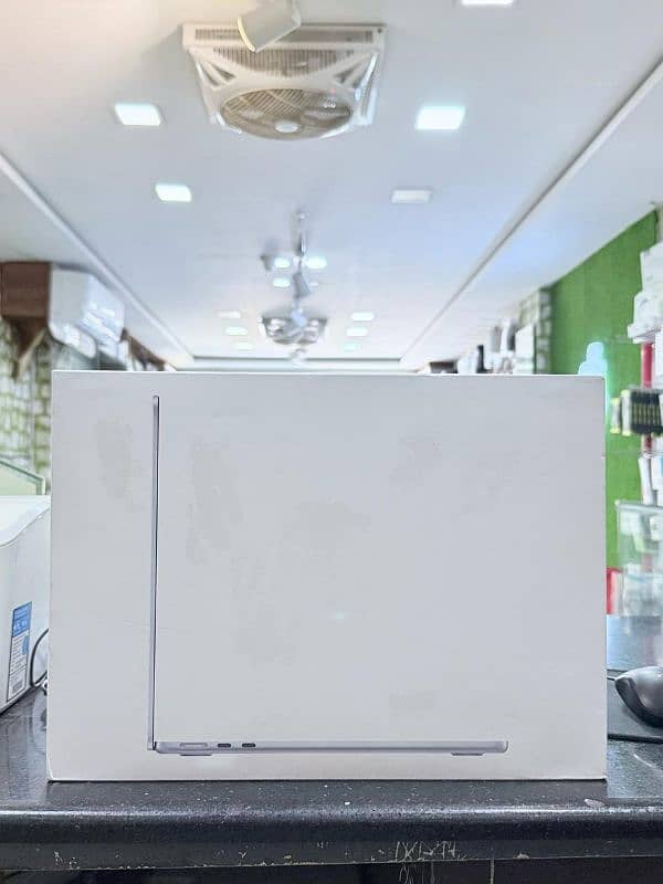Apple Macbook Air M4 2025 1