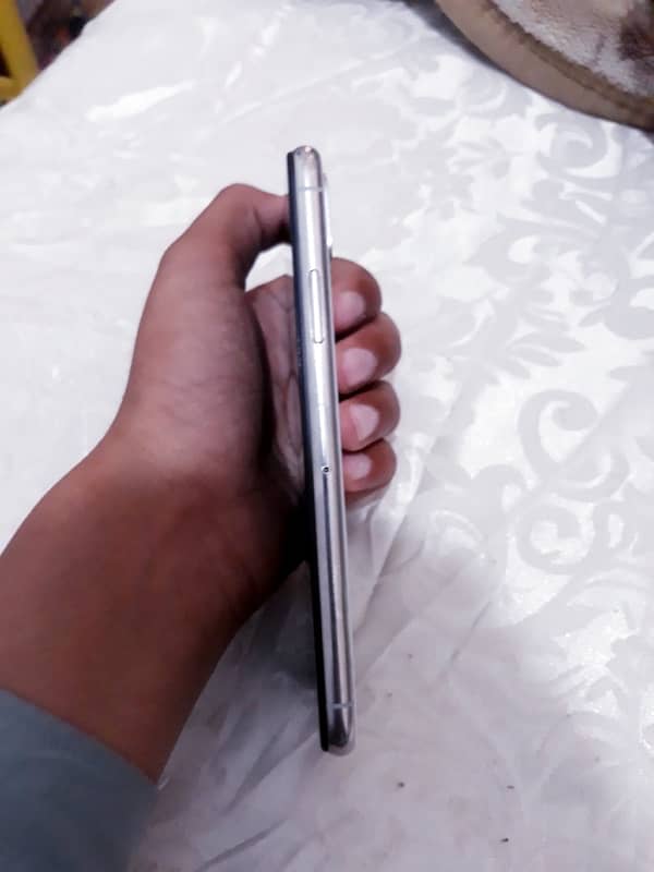 iPhone X (Non PTA) 1