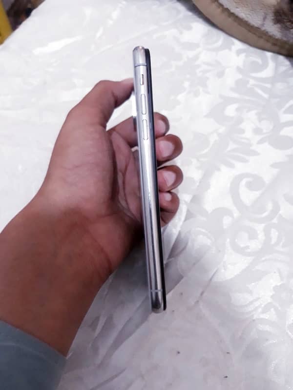 iPhone X (Non PTA) 2