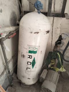 CNG cylinder orignal  with kit orignal with stand all orignal