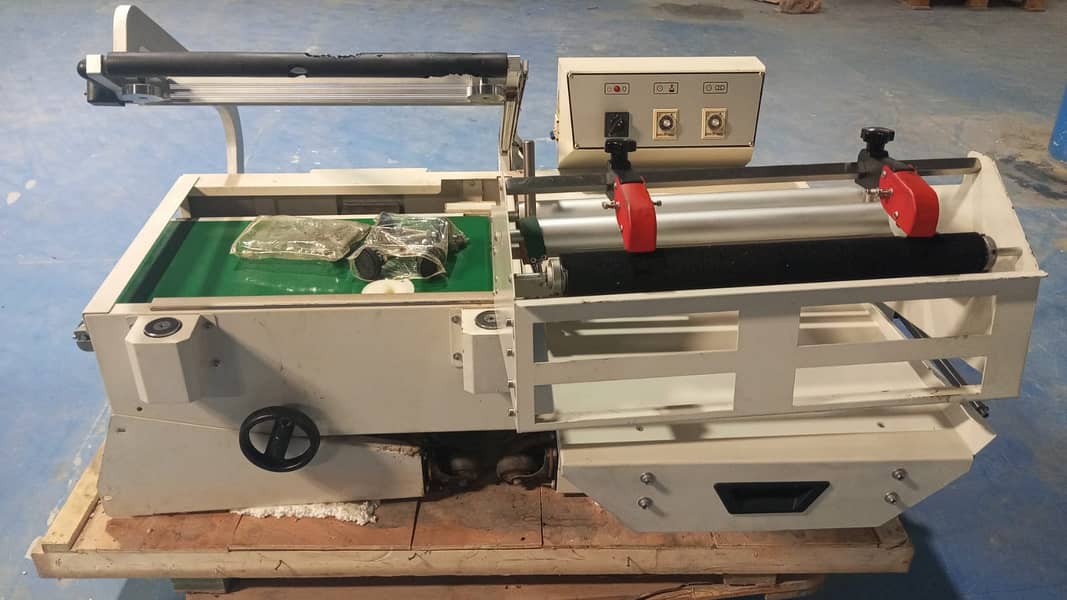 PET Packaging machine complete with Heat Shrink Tunnel 4