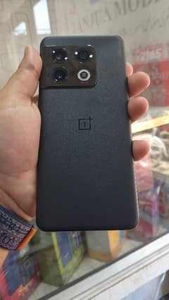 OnePlus 10 Pro 8GB 128GB Black. Box Lost Original Charger Included.