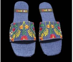 Embroidered casual slipper