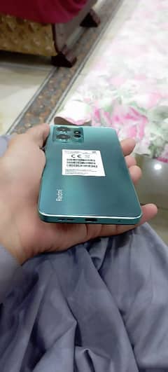 Note 12 10/10 condition with box and charger