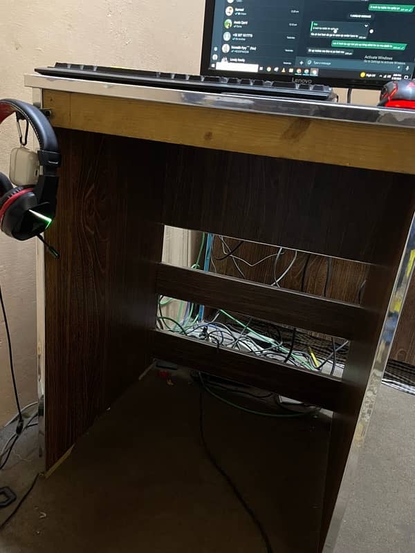 wooden computer table 2