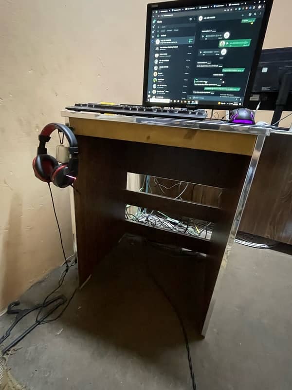 wooden computer table 3