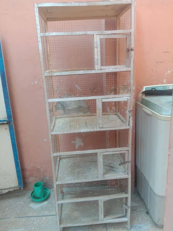 4 portion cage in good condition. 0