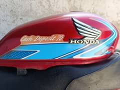 HONDA CD 70  FUEL TANK N TAAPAY  Genuine  walay Nahi Hain