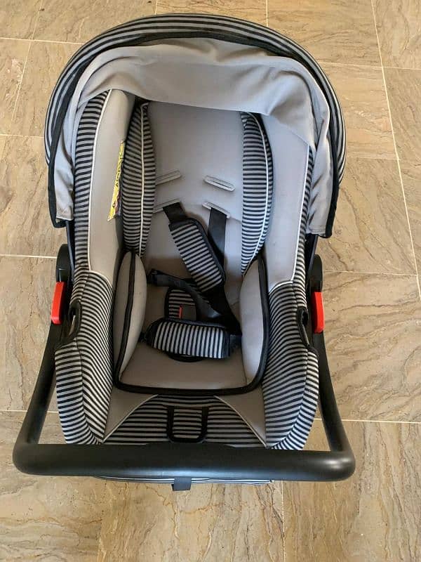 bright star carry cot in a very good condition 0