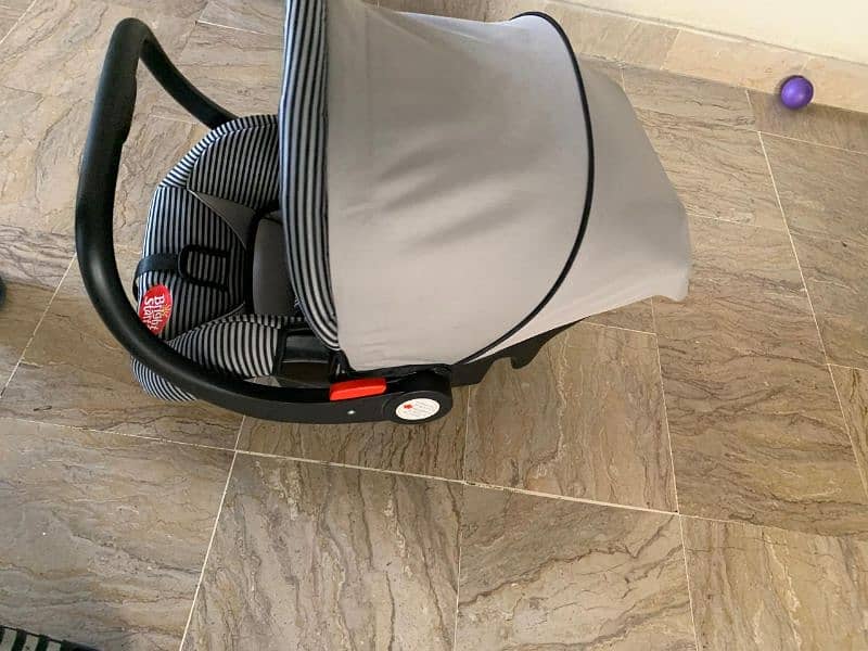 bright star carry cot in a very good condition 4
