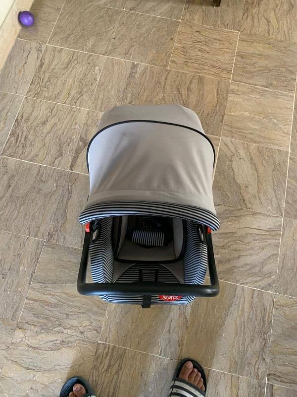 bright star carry cot in a very good condition 5