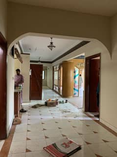 3 Bed DD flat 1800 sqrfet 2nd floor in DHA phase 4.03225996882.