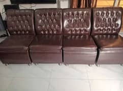 4 seater soffa set available new