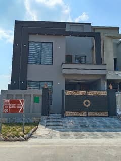 5 Marla Ultra Modren House Available for Sale Bahria Nasheman, Lahore