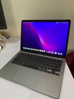 Macbook Air M1 2020 in clean and mint condition