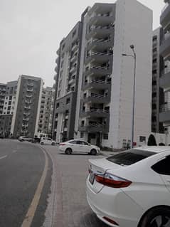 8 Floor Facing Lak Barnd New Apartment Available for Rent in Askari 11