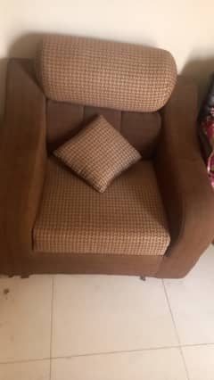 3 sofa sets used like new in Capital residencia