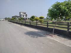 Prime Location 5 Marla Corner Plot For Sale In A1 Block Central Park Lahore