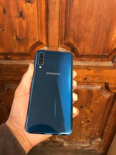 Samsung A7 4/128 Dual official Approved for sale. . .