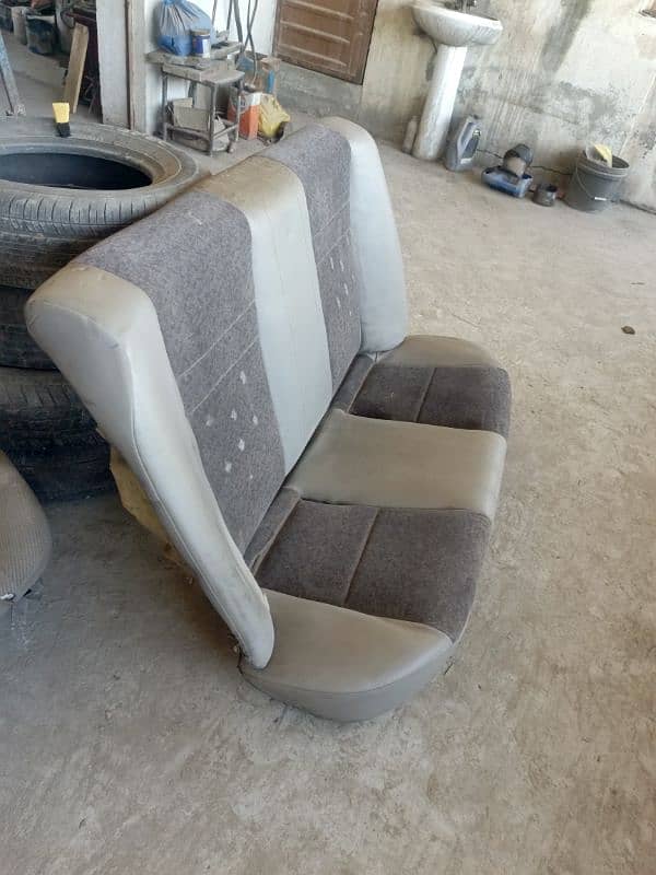 98 model Corolla back sets 0