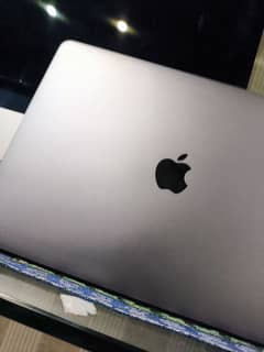 2019//2020//2023 apple MacBook Pro air Qty available