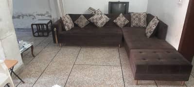 brand new L Shaped sofas for sale with 4 large and 2 small Cushions